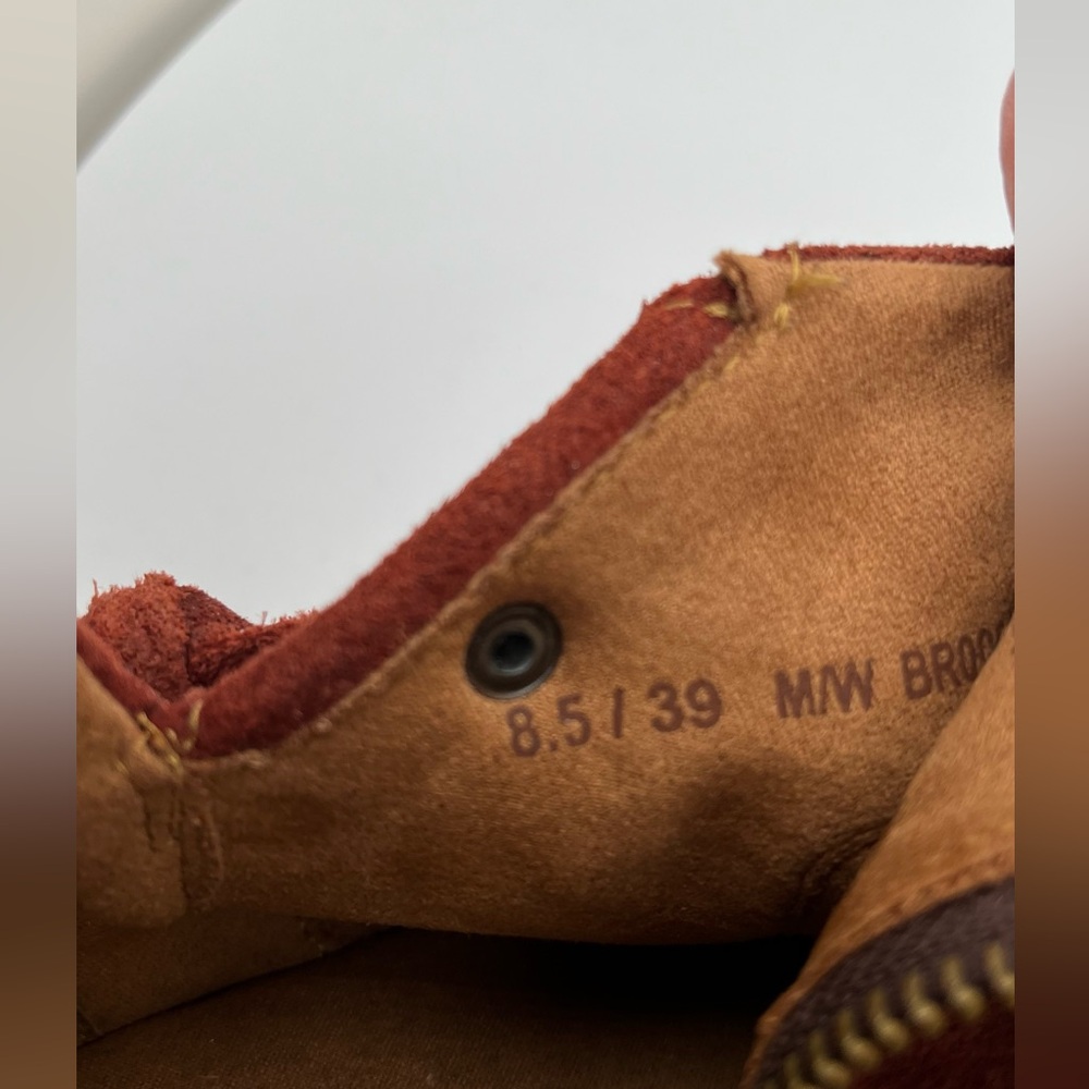 Born Women's Vaughn Round Toe Rust Suede  Leather Ankle Booties Size 8.5 / 39 - Picture 12 of 13